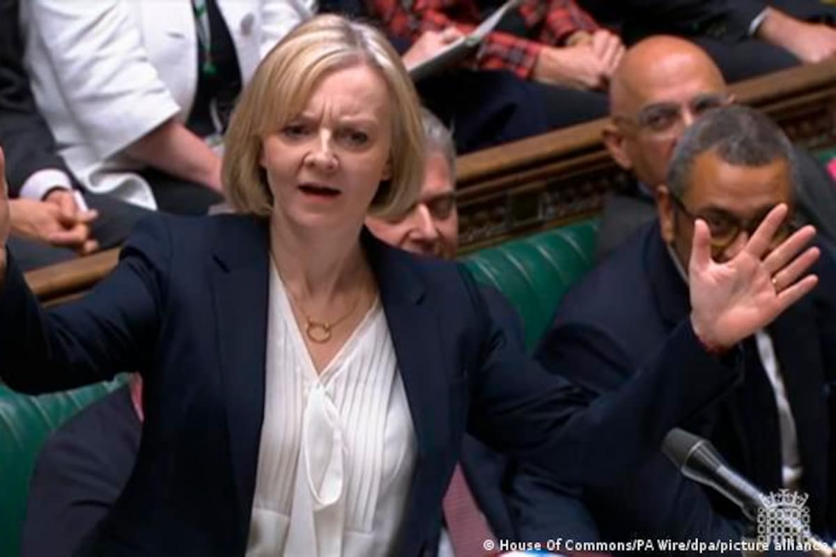 La primera ministra británica Liz Truss anuncia su renuncia