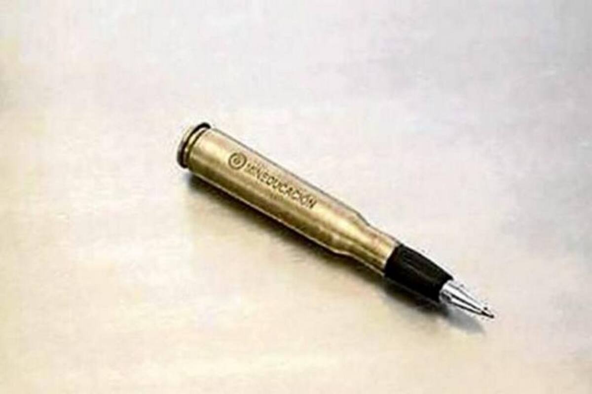El último "invento" del gobierno del presidente Juan Manuel Santos son los "balígrafos", estilográficas confeccionadas con balas reales. Cortesía.