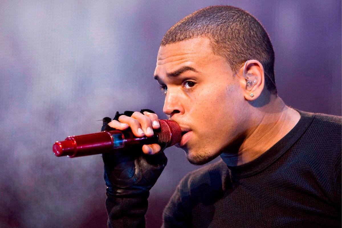Chris Brown, ex de Rihanna, habría drogado y golpeado a otra mujer