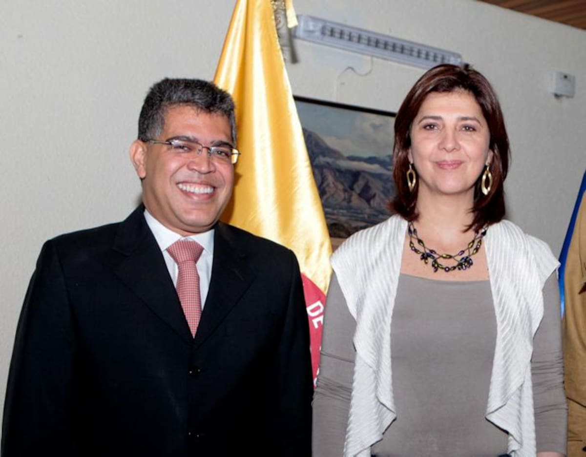 Los cancilleres Elías Jaua, de Venezuela, y María Ángela Holguín de Colombia. AFP HO