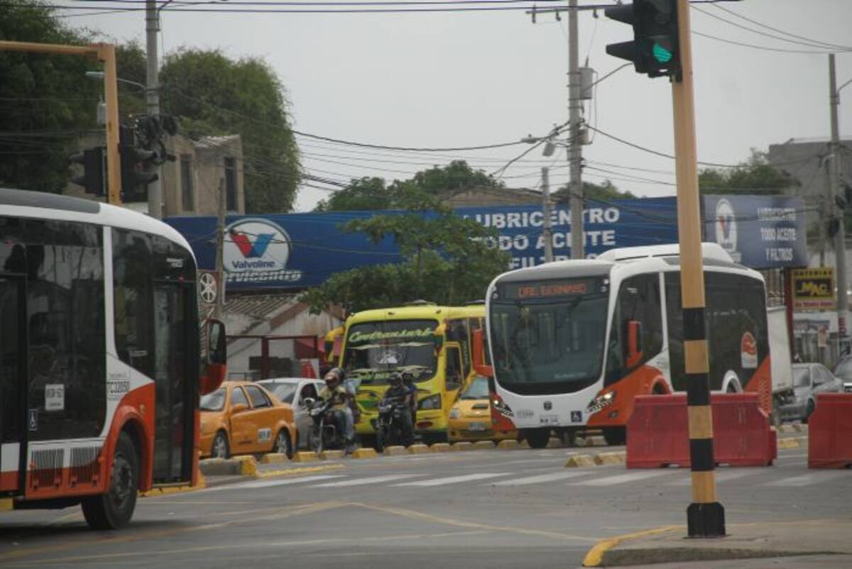 Entre 30 y 40 propietarios de buses no se han presentado a Transcaribe aunque se les notificó que los recursos y el trámite está listo para el pago y desintegración de sus vehículos. // ÓSCAR DÍAZ A. - El Universal