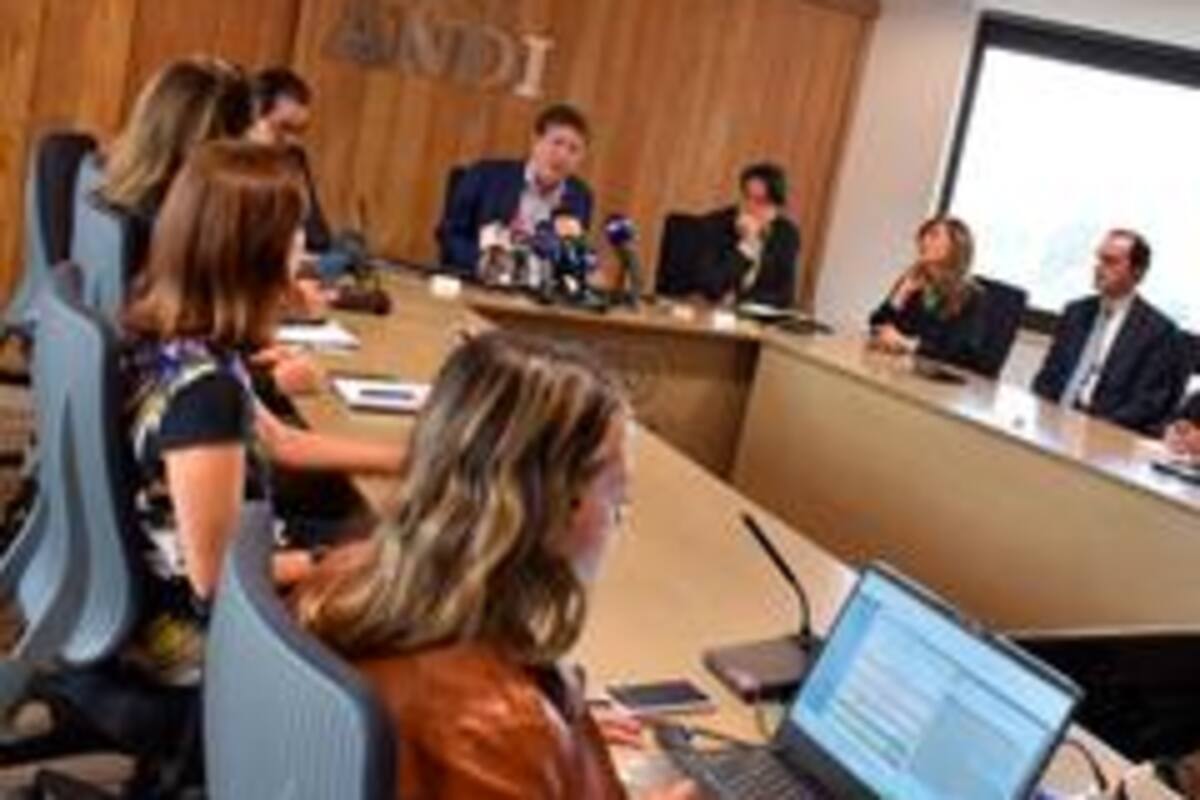 Este viernes habría acuerdo para el alza del salario mínimo de 2024
