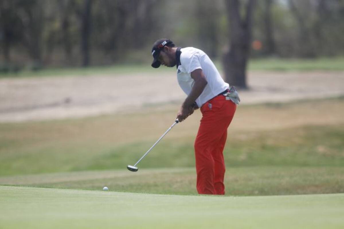 Miguel Ángel Carballo, golfista argentino que lidera el torneo en Cartagena.