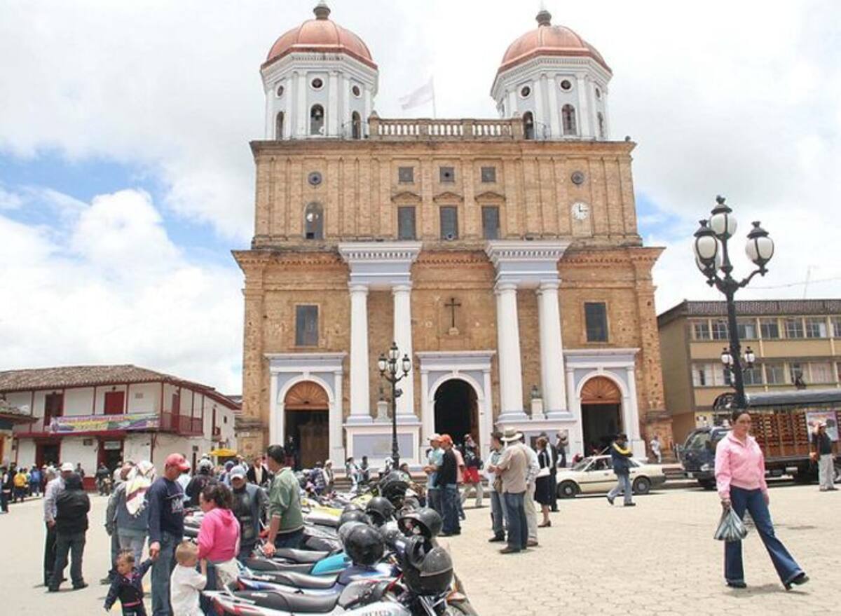 Iglesia de Santa Rosa de Osos. COLPRENSA
