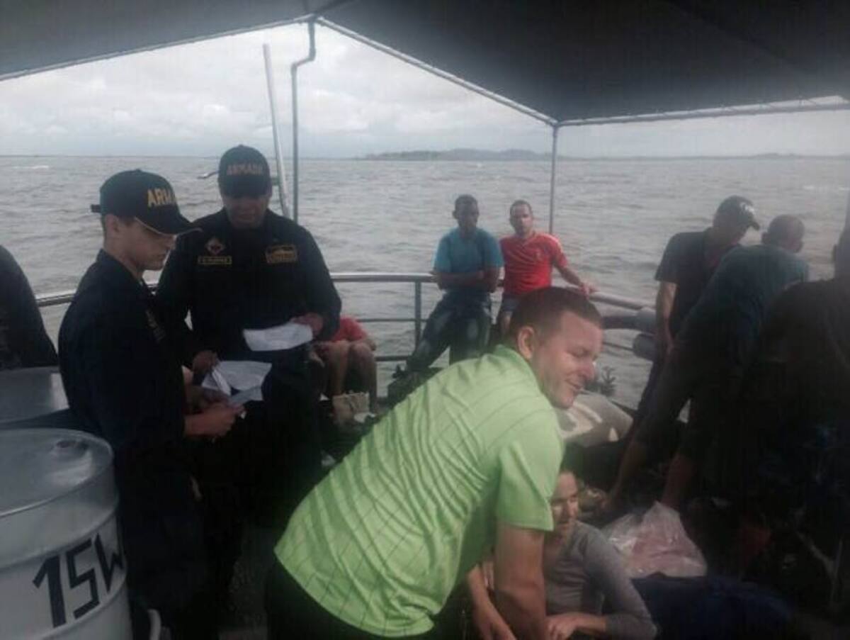 En total, 15 hombres y cinco mujeres de nacionalidad cubana estaban a la deriva. Cortesía.