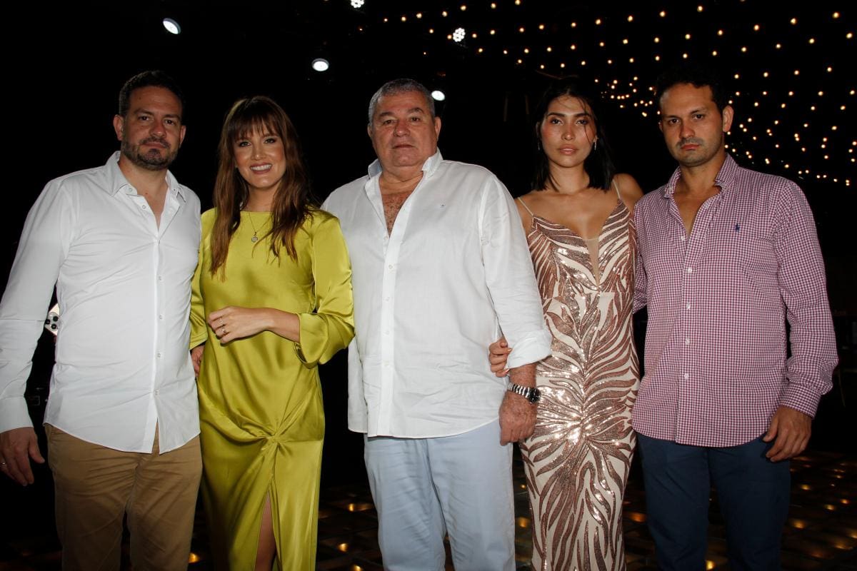 Carlos Mario Villegas, Verónica Castilla, Carlos Villegas Linares, Laura Restrepo y Gerardo Villegas.