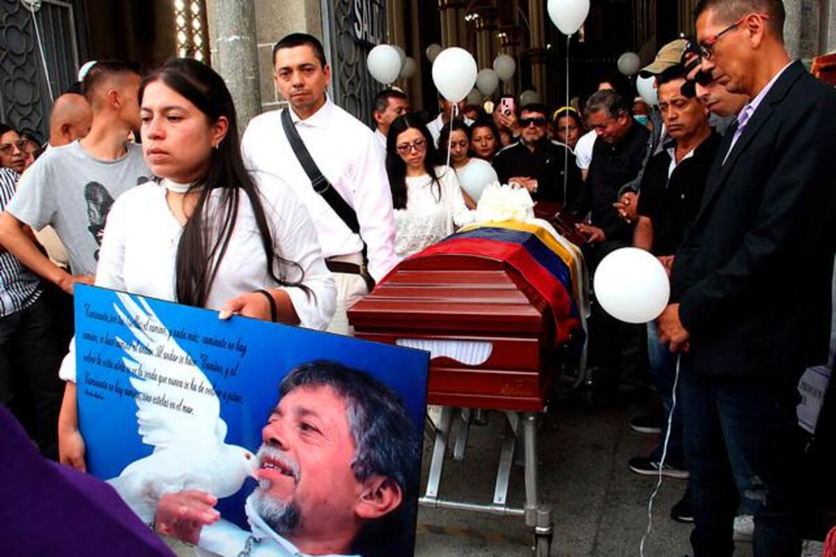 Así fue el último adiós al profesor Moncayo, el ‘Caminante por la paz’