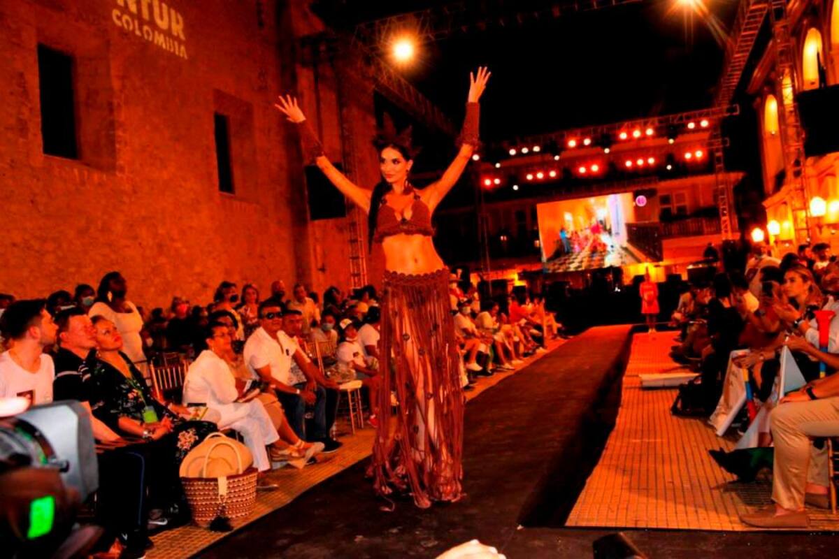 Traje artesanal.