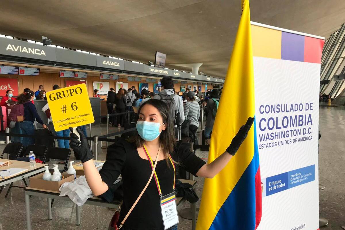 Suspendidos vuelos humanitarios y de retornados