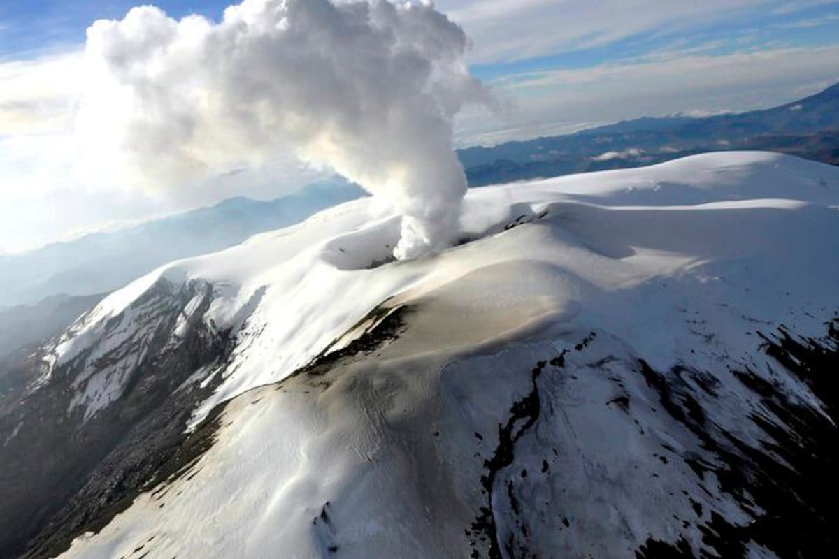 Aumentó sismicidad y anomalías térmicas en el volcán Nevado del Ruiz