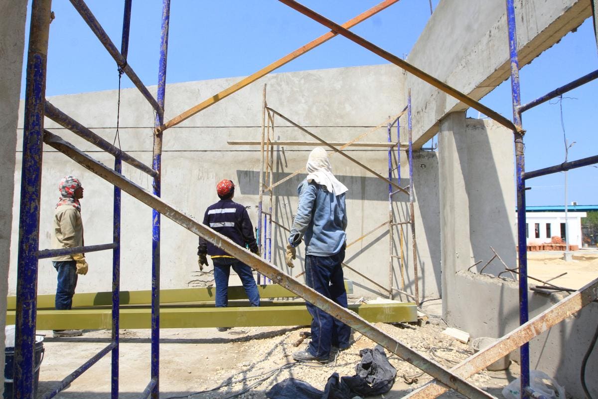 Disminuyó 2% el empleo en sector de la construcción