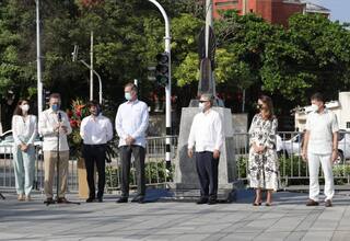Develan escultura entregada por la World Jurist Association a Colombia