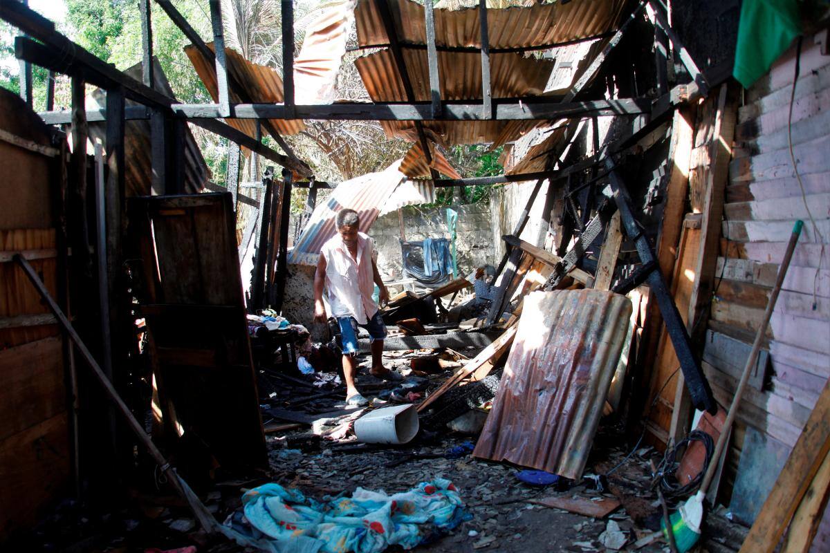 “Perdimos todo”: Incendio que destruyó casa en Olaya sería por fuga de gas
