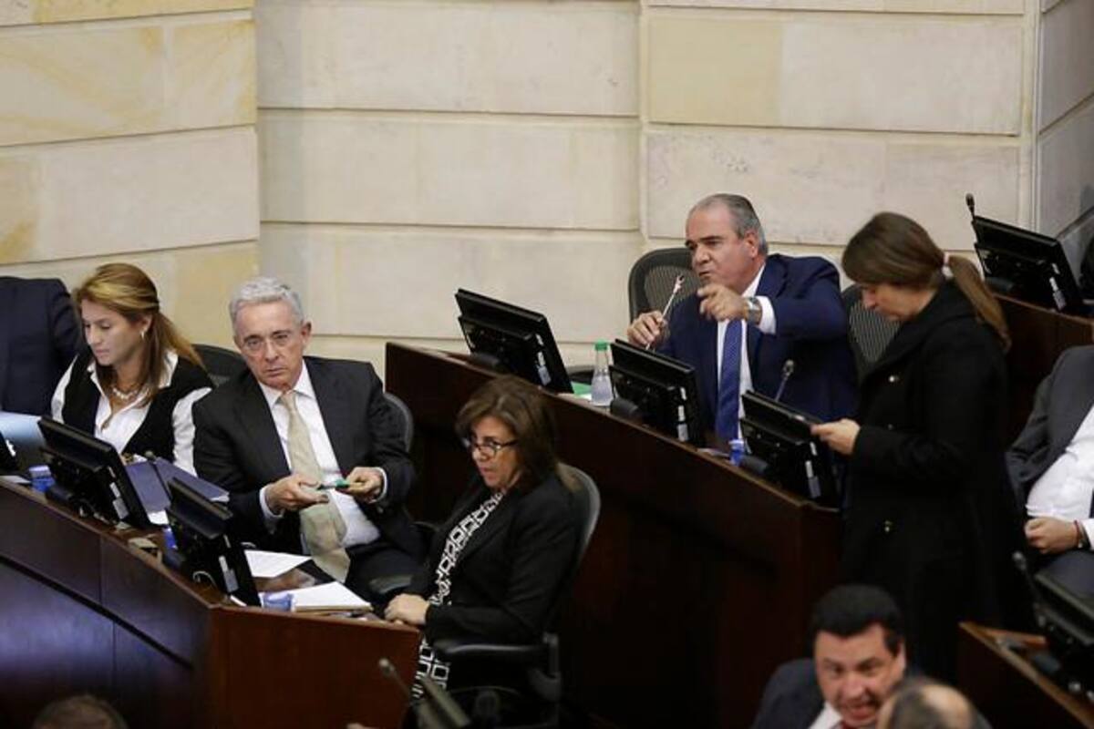 Como se esperaba, con encuesta uribismo escogerá a su candidato presidencial