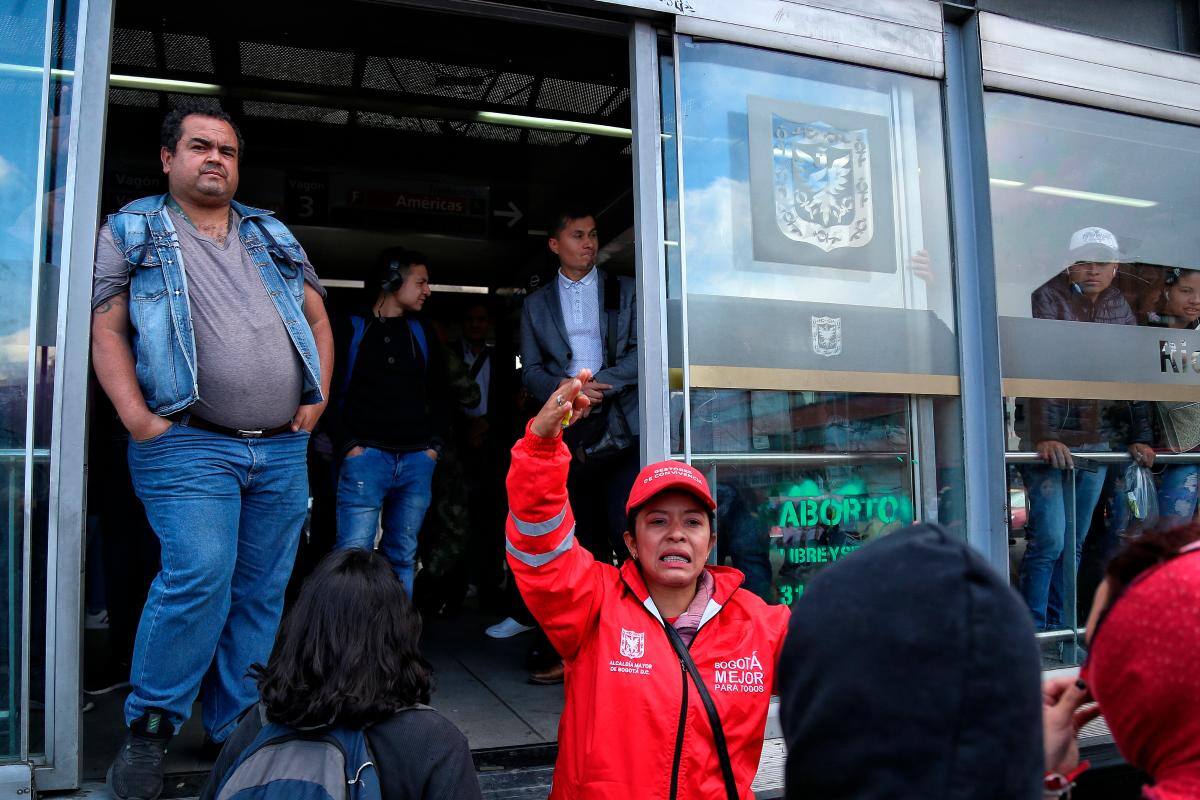 Con bloqueos a Transmilenio arrancó jornada de paro en Bogotá