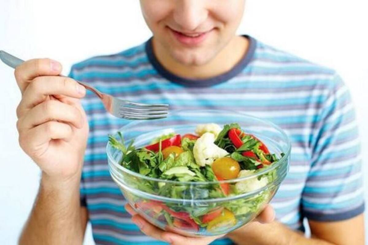 Comer deprisa y a medio pasar los alimentos produce problemas digestivos. FOTO: COLPRENSA