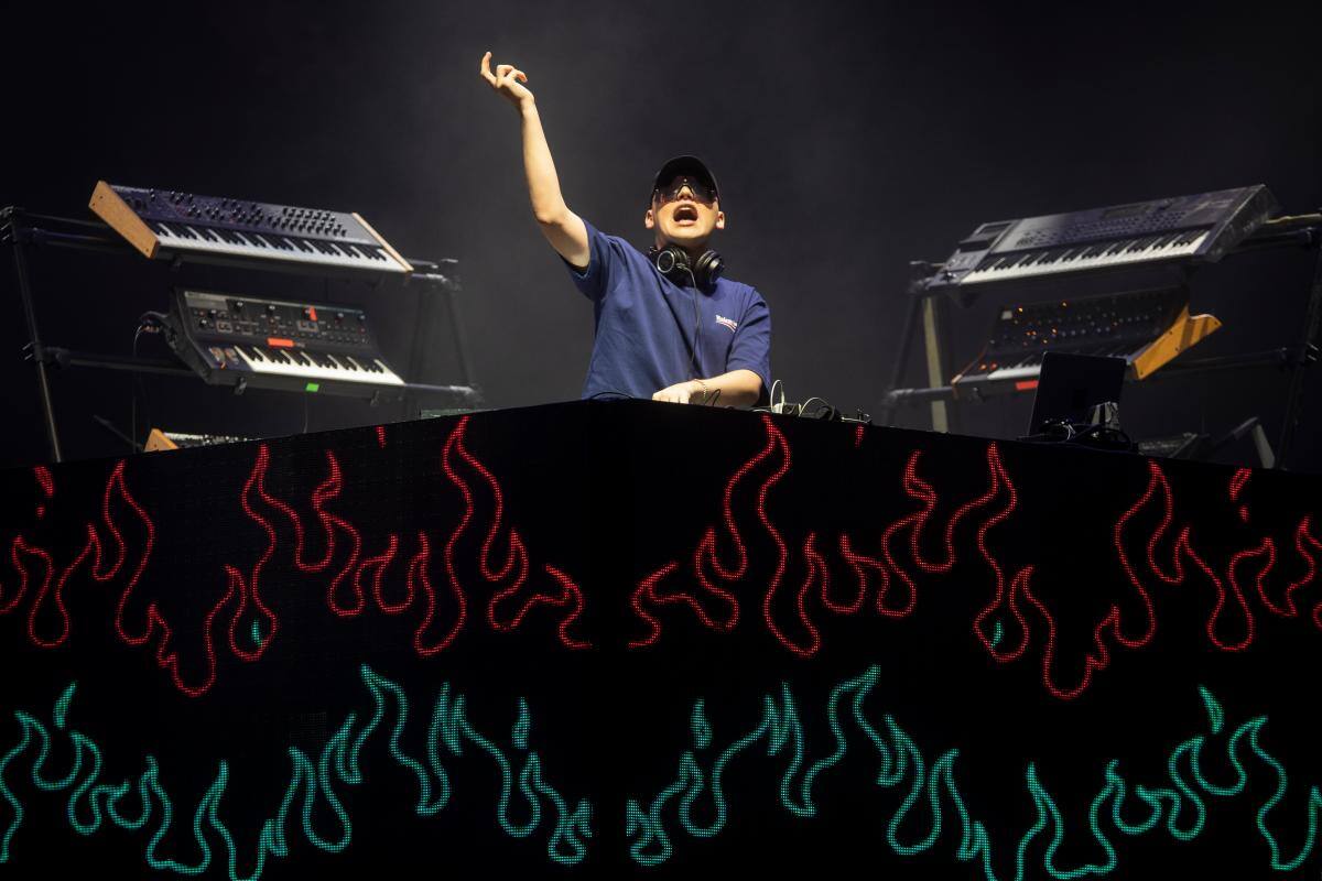 Quevedo y Bizarrap entran a los Hot 100 de Billboard con “Quédate”