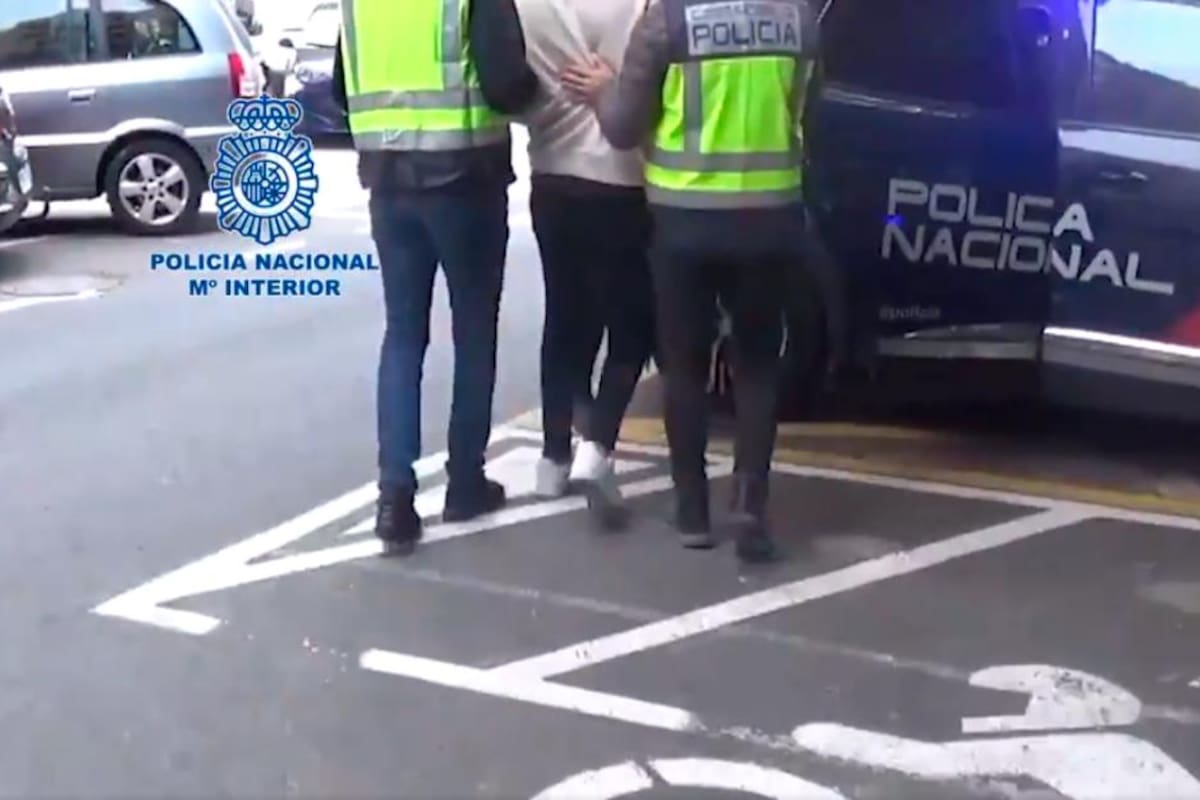 Video: Quedaron libres 3 personas detenidas por insultos racistas a Vinicius