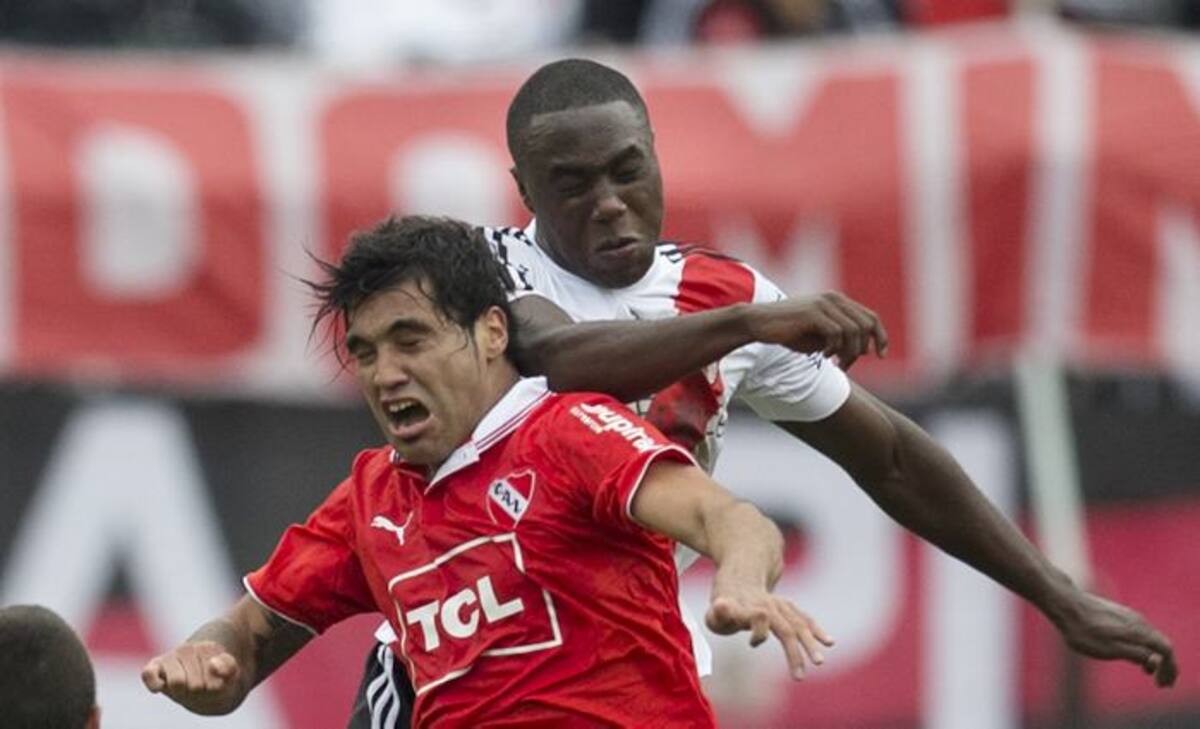 Éder Álvarez Balanta, jugador de River Plate. AP Eduardo Di Baia