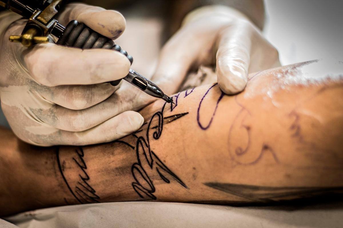 ¿Más tatuajes, más fieles? La estrategia que usó una iglesia para atraer fieles