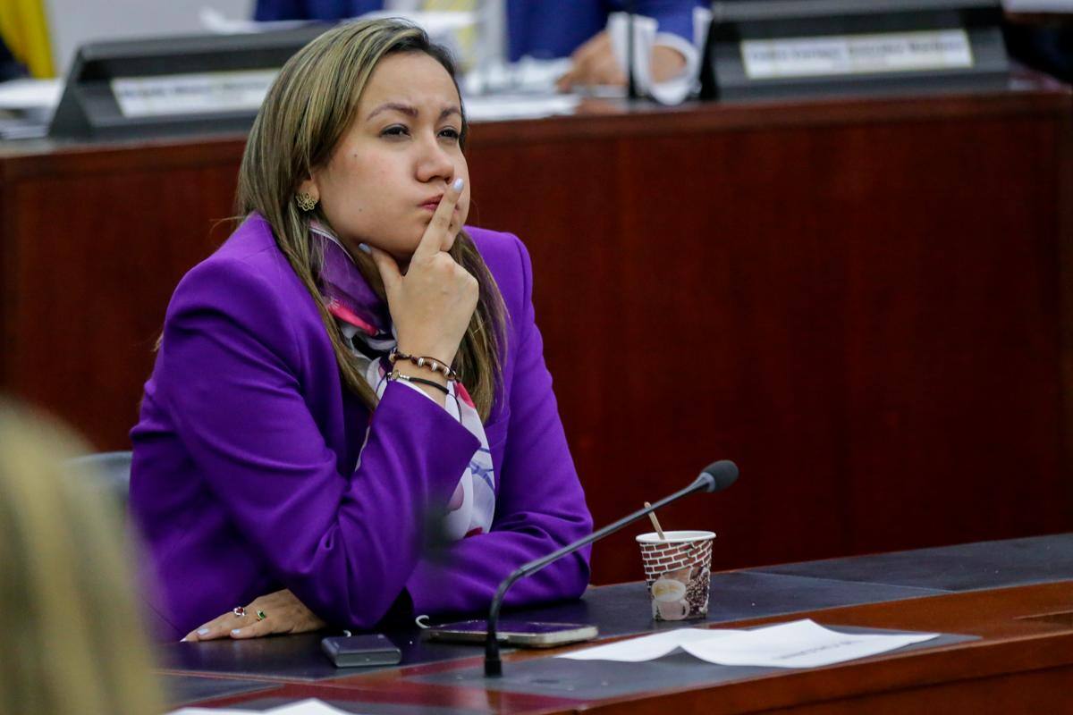Atención: se niegan a archivar la reforma a la salud, la discusión sigue
