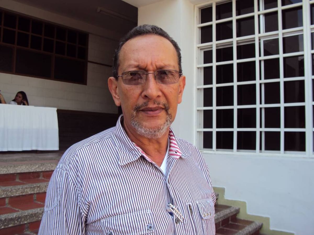 Jorge Piña Leal,Orientador del INEM ANLLY TATIANA FLÓREZ OSPINA - EL UNIVERSAL