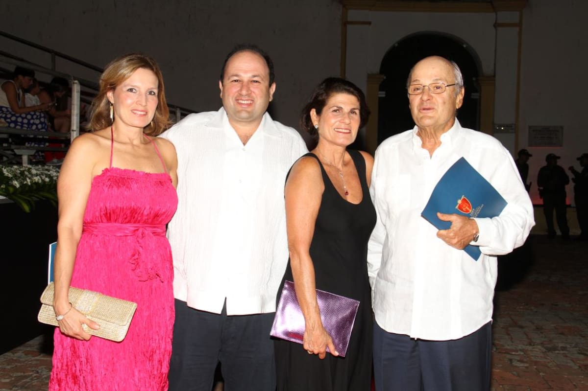 Lupita Vélez, Rafael Pérez Lequerica, Lila Lequerica y Rafael Pérez Martínez.