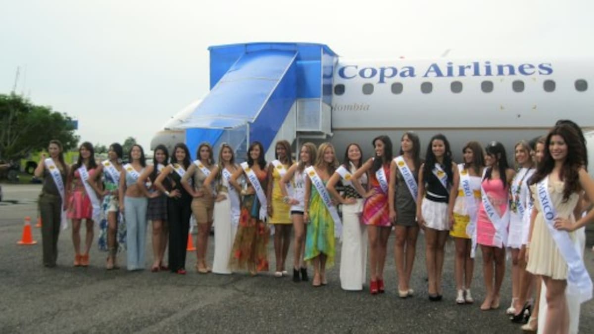 Las candidatas a su arribo al aeropuerto Los Garzones de Montería.