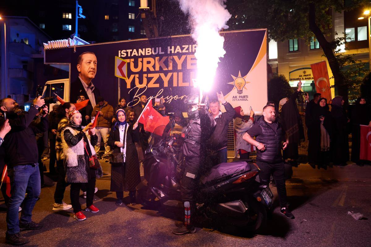 Erdogan ganó sin mayorías en Turquía y habrá segunda vuelta