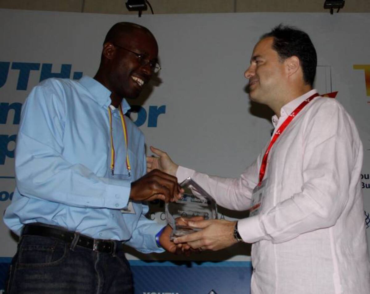 Raynord Christophe, de Bahamas, es el líder del proyecto Siphiwe Honey Gold Farm and Preserve. ZENIA VALDELAMAR - EL UNIVERSAL