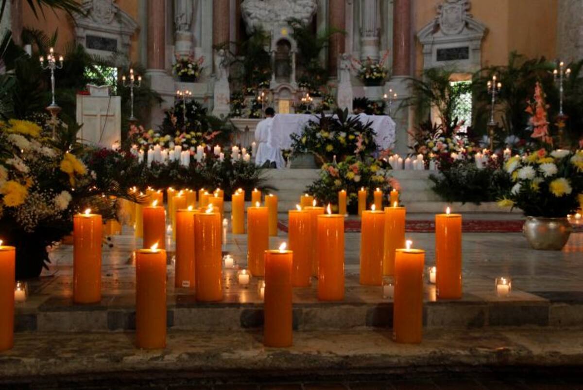 En el altar mayor de la iglesia Santo Domingo, el Santísimo queda expuesto hasta la media noche. ANTONIO CANCHILA GARCÍA - ELUNIVERSAL.COM.CO