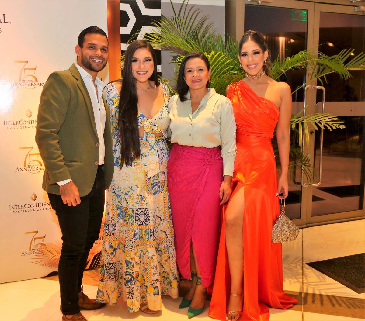 Alejandro Reyes, Karl Brigitte López, Aurora Ochoa y Brigitte López.