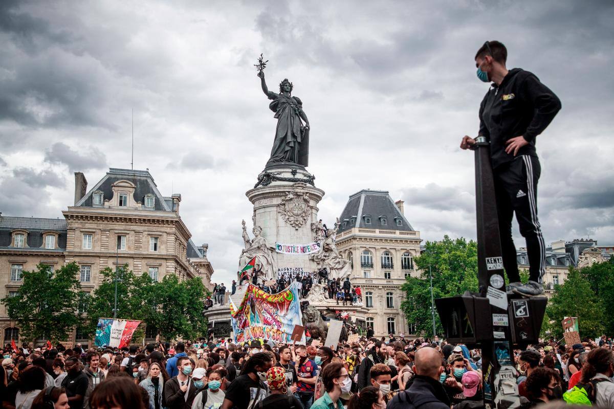 Manifestaciones antirracistas en París, Francia. Foto//EFE.
