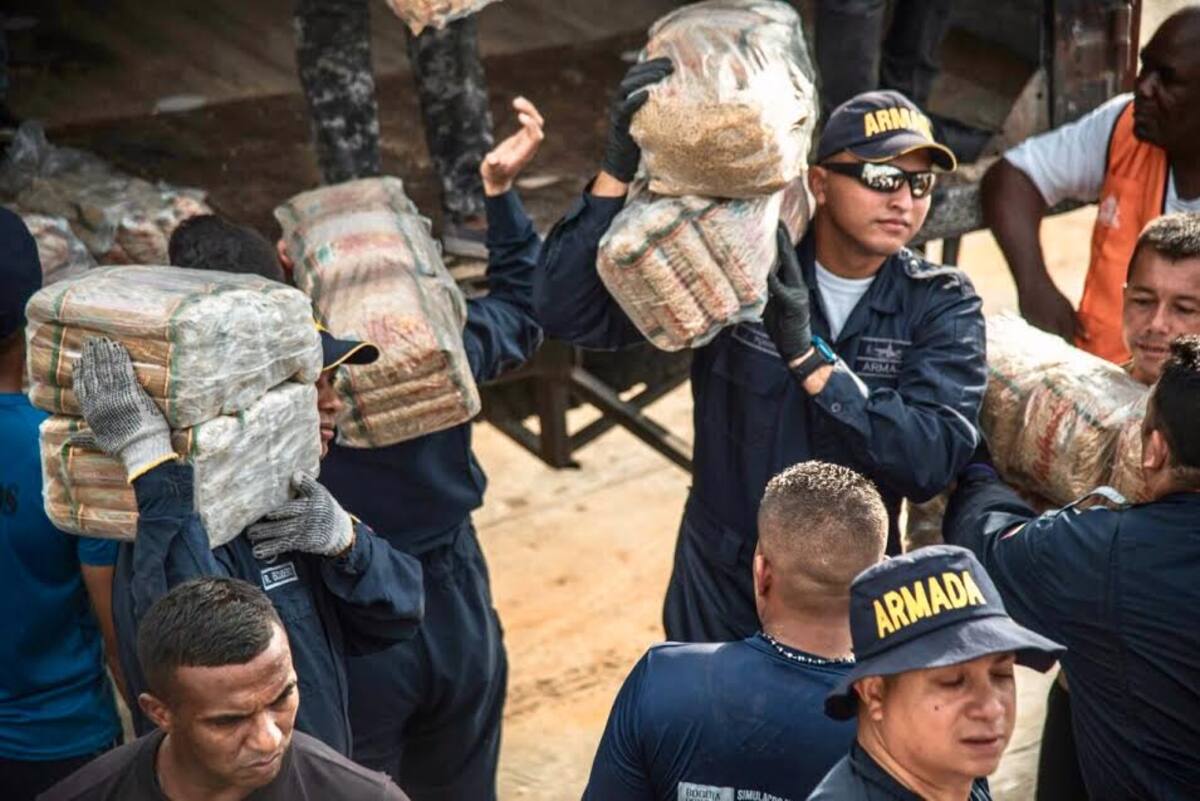 La Armada comenzó entrega de ayudas en Haití. Foto: Cortesía