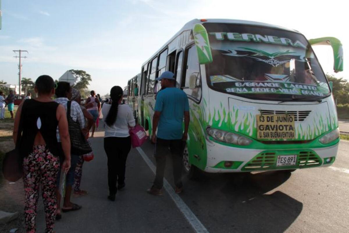 La velocidad promedio de transporte público colectivo en 2015 fue de 13,84Km/h. Archivo El Universal