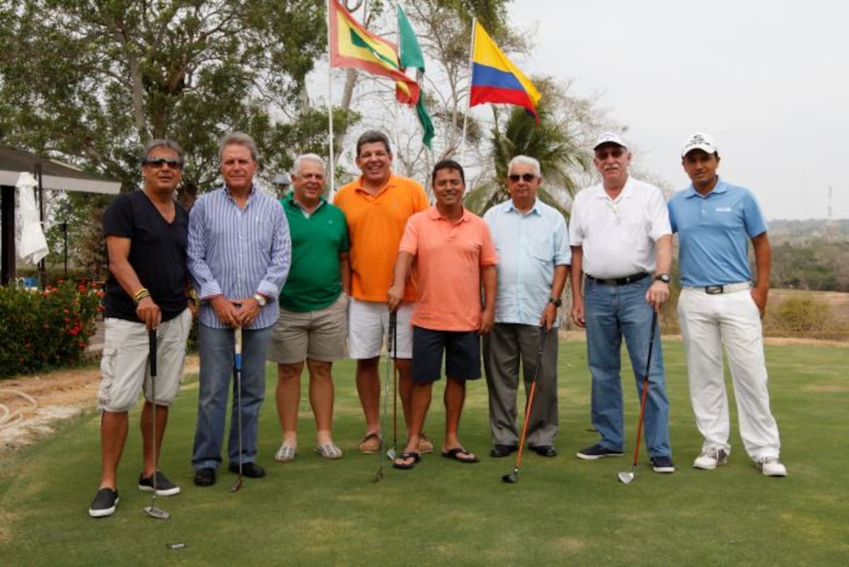 Grupo de ganadores del torneo Esmeralda de Golf en el Club Campestre. Julio Castaño-El Universal