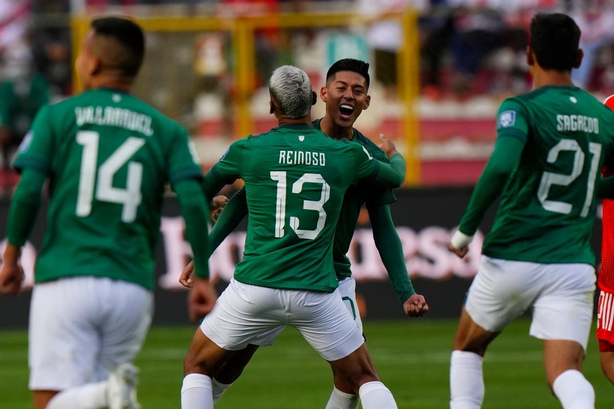 Bolivia gana su primer partido en Eliminatoria y condena a Perú al último lugar