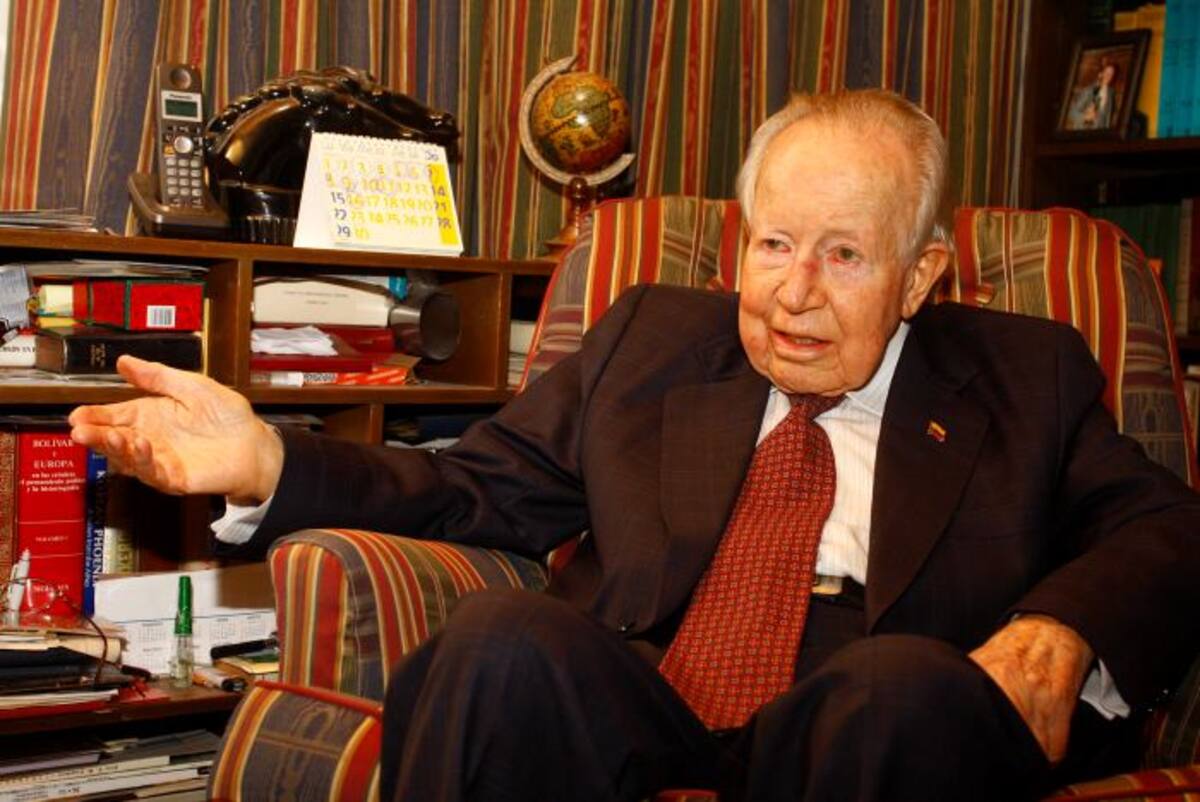 El general Álvaro Valencia Tovar, quien murió a sus 94 años , fue uno de los militares más reconocidos en la historia de Colombia, recordado por la forma en la que luchó contra la guerrilla. Colprensa