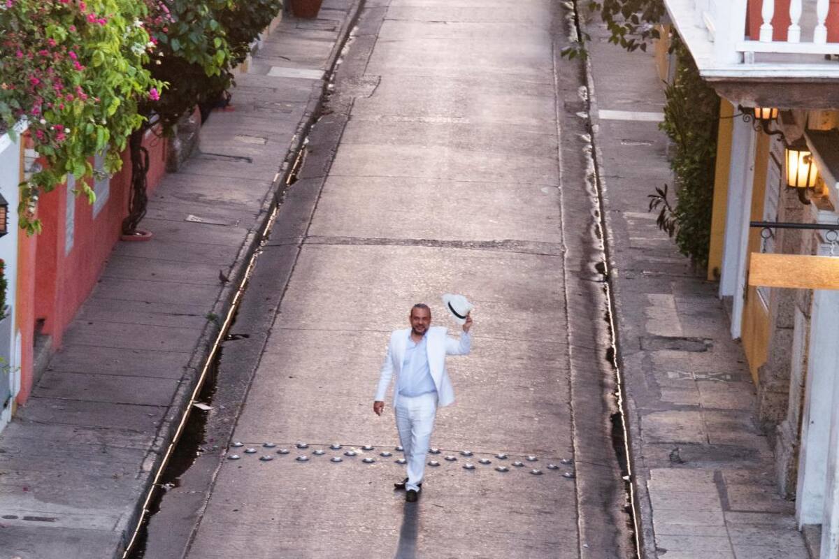 “Los poemas me hicieron volver a vivir”: Hernán Urbina Joiro