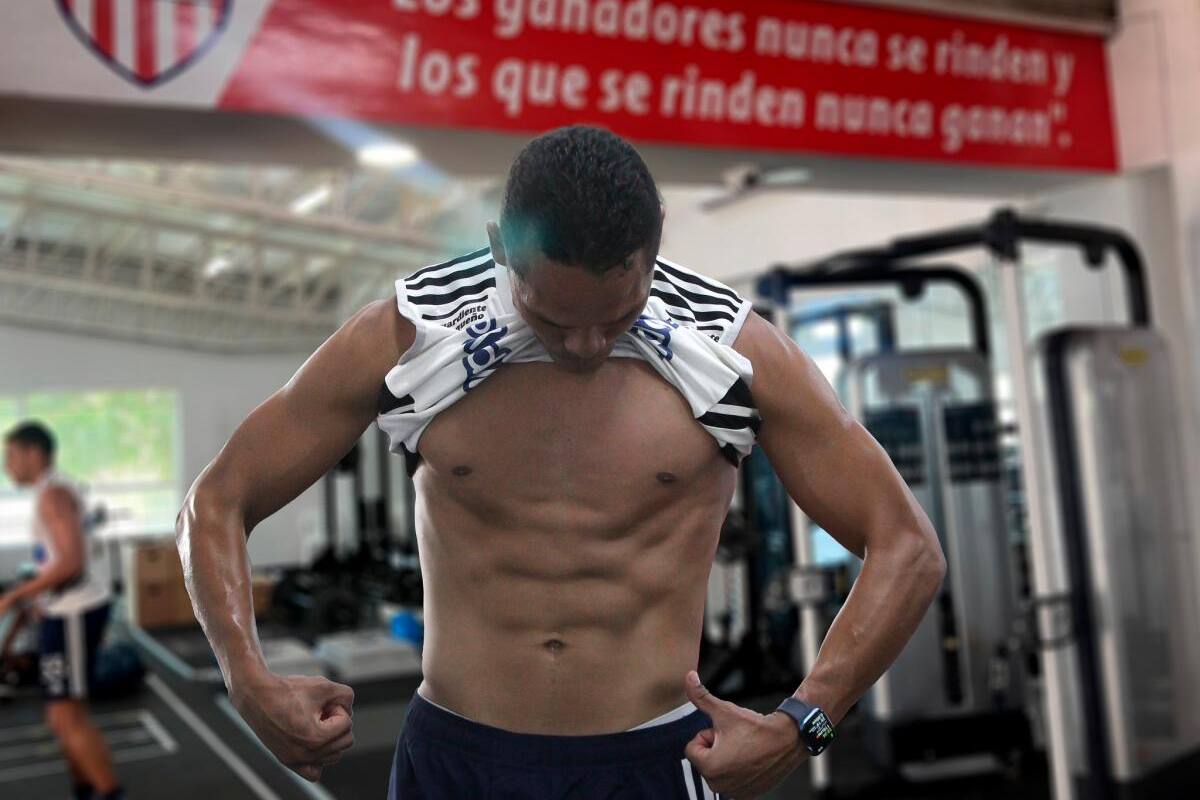 Médico de Junior arremete contra Carlos Bacca, el jugador responde