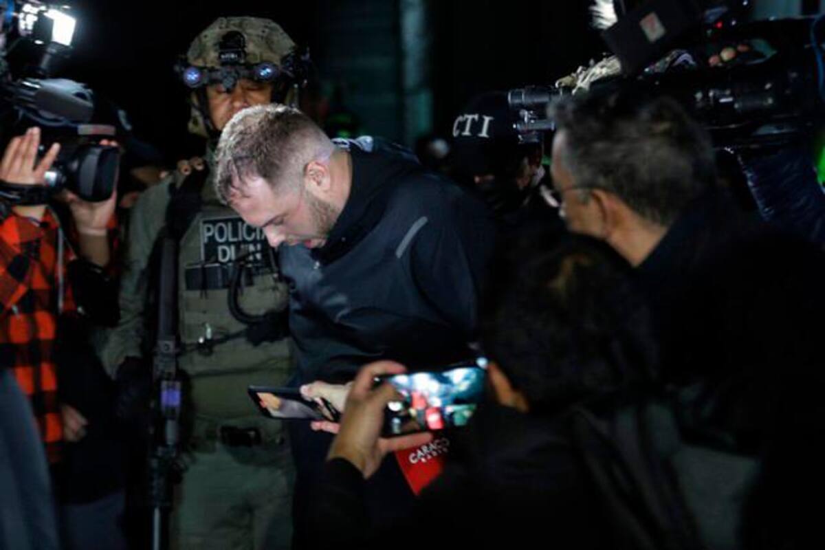 Esposas púrpuras y otros detalles de la captura de John Poulos en Colombia