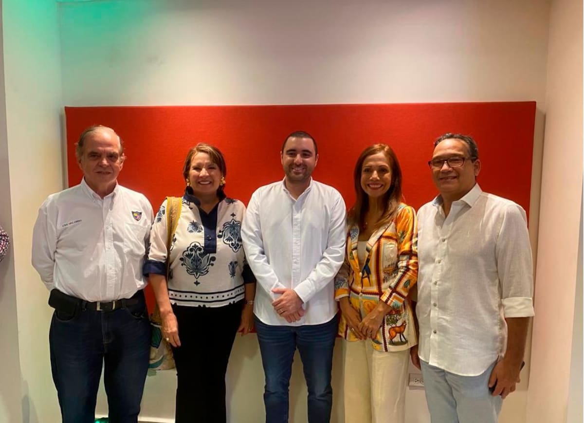 Mario Ramos Vélez, Mery Luz Londoño, Yamil Arana, Fanny Guerrero y Nicolás Pareja.