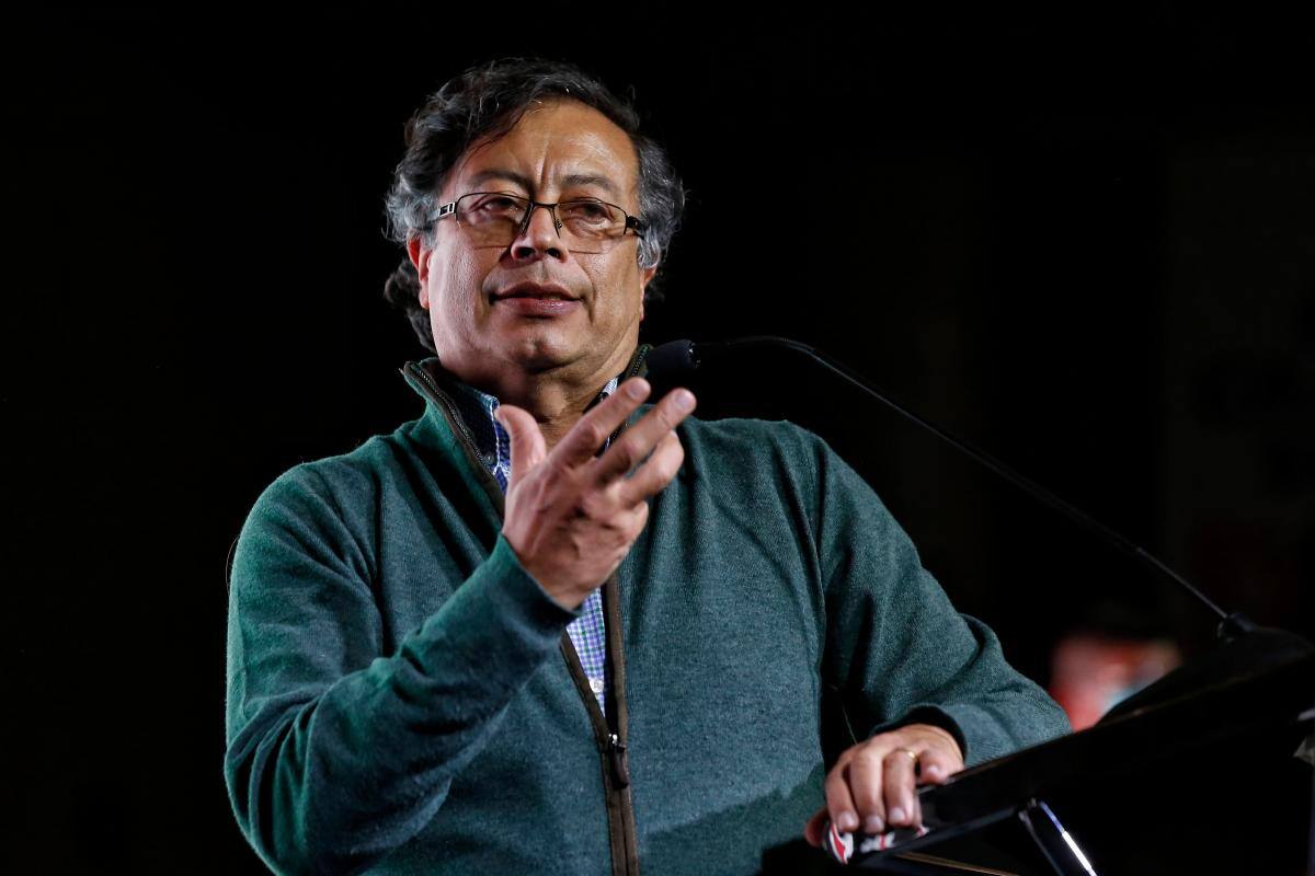 “Así responde la mafia”: la reacción de Petro por amenazas a director de la UNP