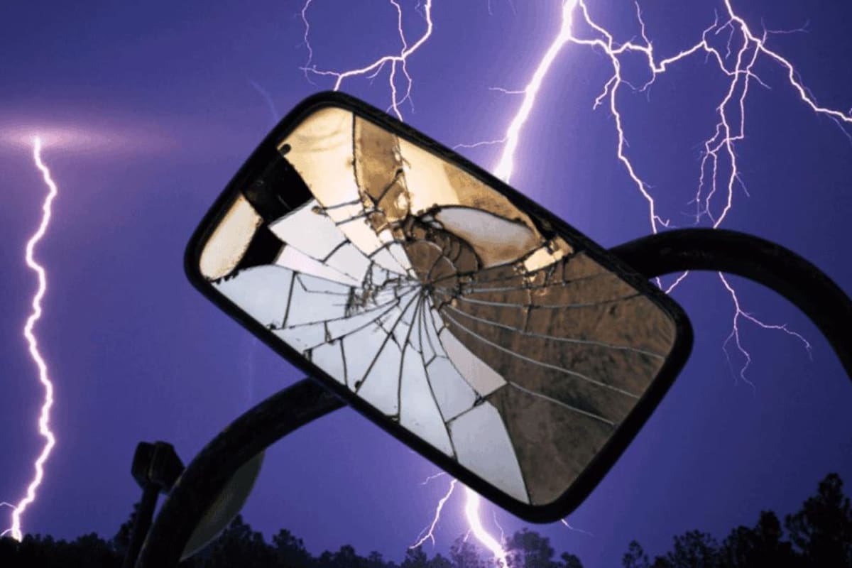 Ojo con un trueno: aléjate de estas 7 cosas cuando esté lloviendo