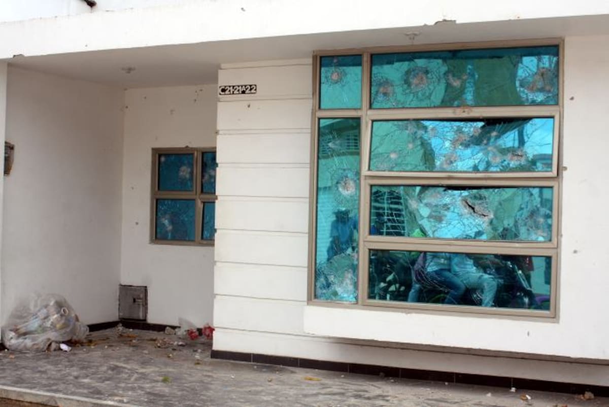 La casa del alcalde de Sampués Alejandro Sierra también fue atacada por los manifestantes. MANUEL SANTIAGO PÉREZ - EL UNIVERSAL -