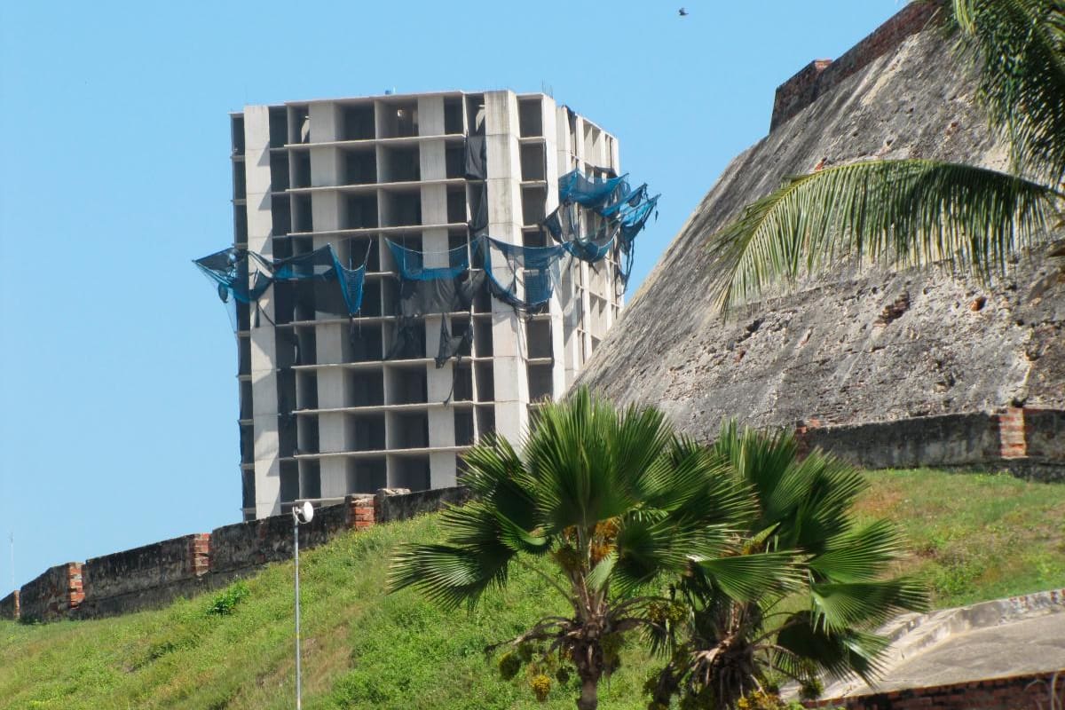 Presentan demanda contra constructores del edificio Aquarela