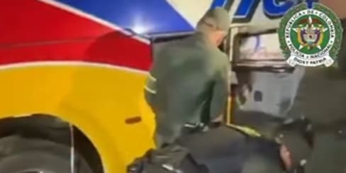 Incautaron 460 kilos de marihuana ocultos en un bus de servicio público