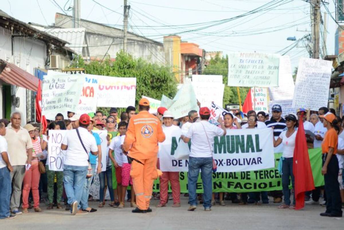 El pasado martes, cientos de habitantes de Mompox, convocados por las Juntas de Acción Comunal, marcharon reclamando los servicios de segundo nivel. Cortesía