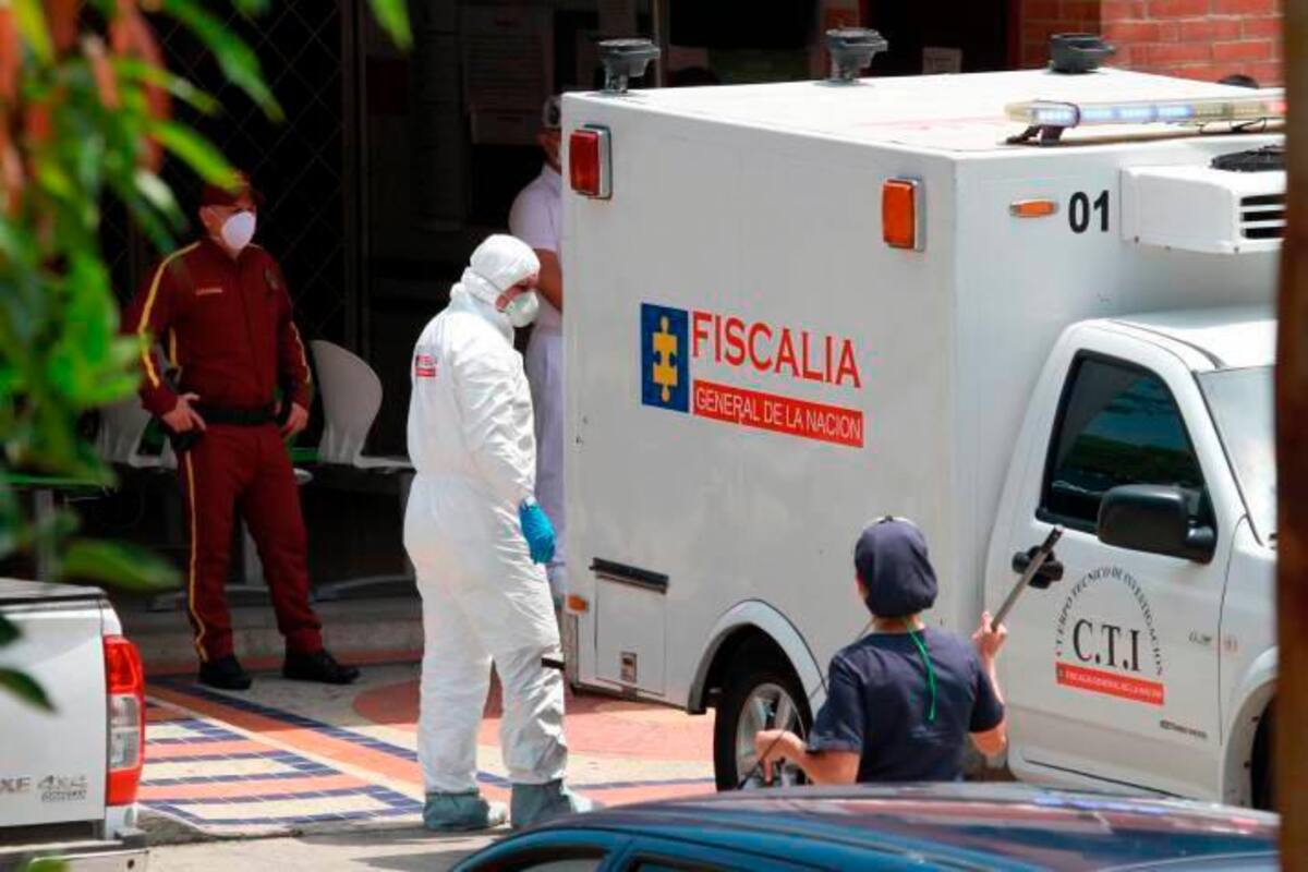 ¡Cruel! Mató a su mujer de 43 puñaladas delante de su hijo de tres años