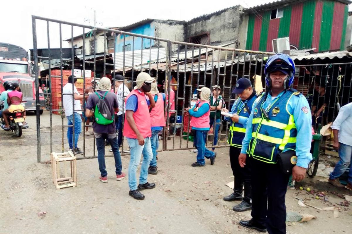 4 sancionados por descargar mercancía en Bazurto en horario no permitido